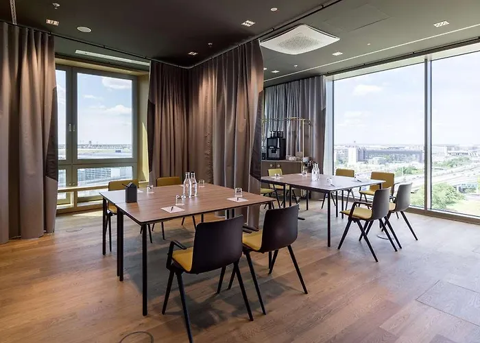 Hotel B Mine Frankfurt Airport *