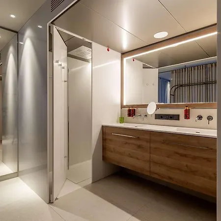 B Mine Frankfurt Airport 酒店