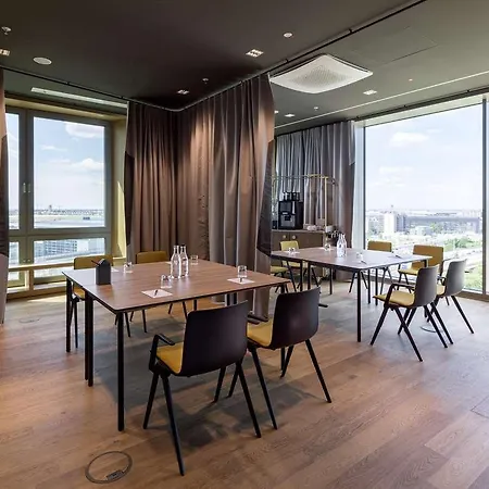 Hotel B Mine Frankfurt Airport *