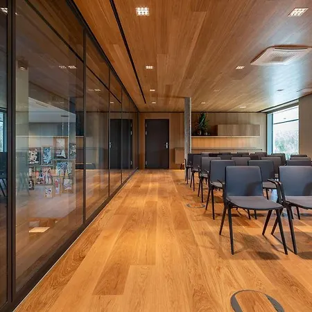 B Mine Frankfurt Airport * Φραγκφούρτη